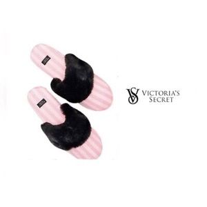 VICTORIA’S SECRET ICONIC STRIPE PINK White Faux Fur Slippers Size M